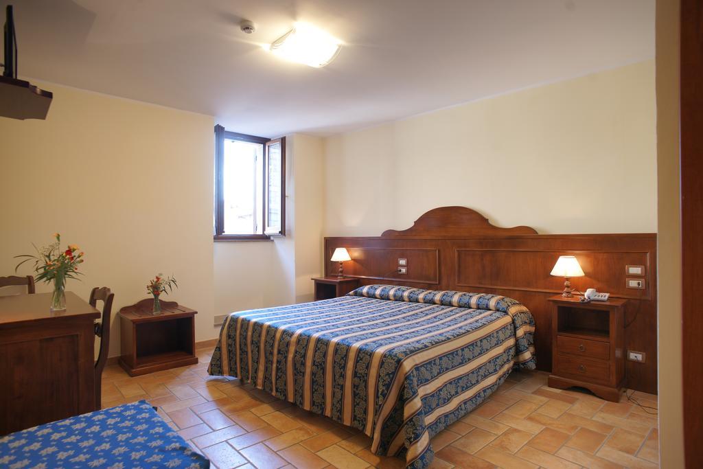 Albergo La Rocca Assisi Kamer foto