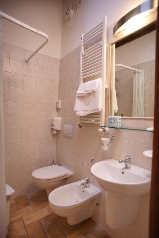 Hotel La Rocca Assisi Kamer foto