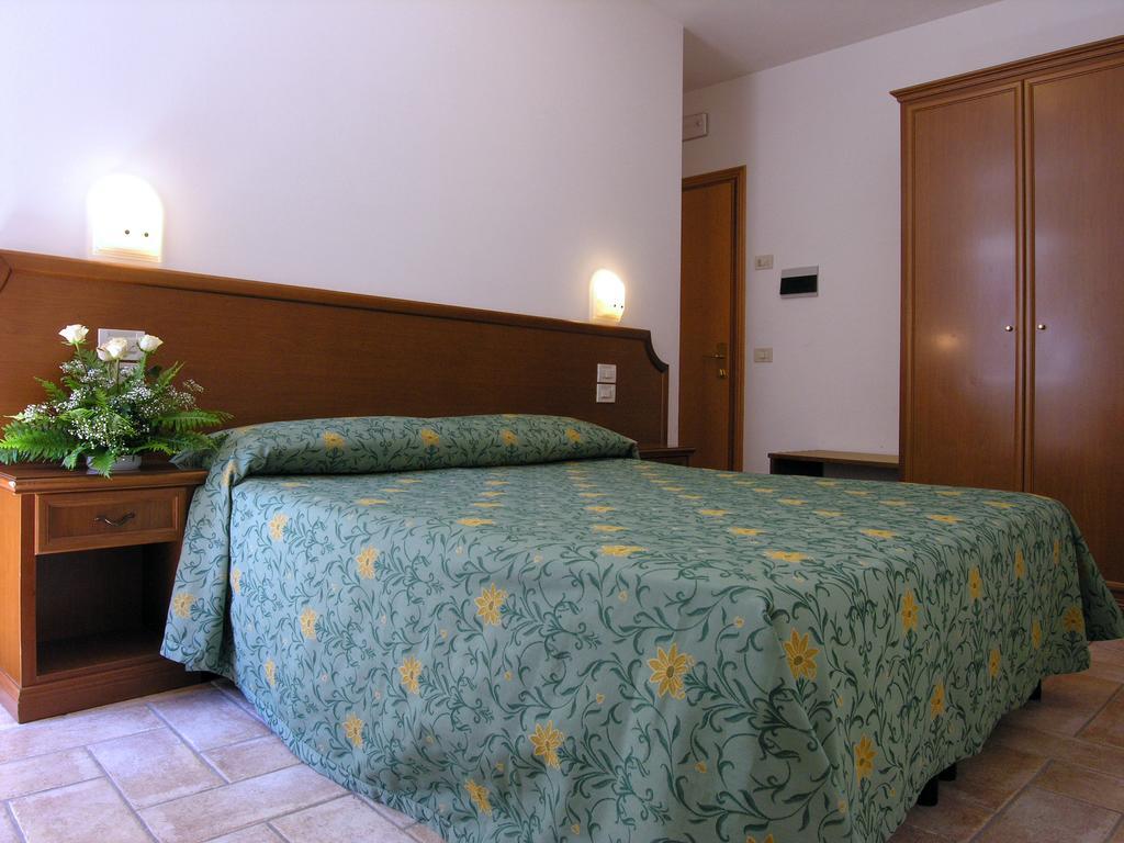 Albergo La Rocca Assisi Kamer foto