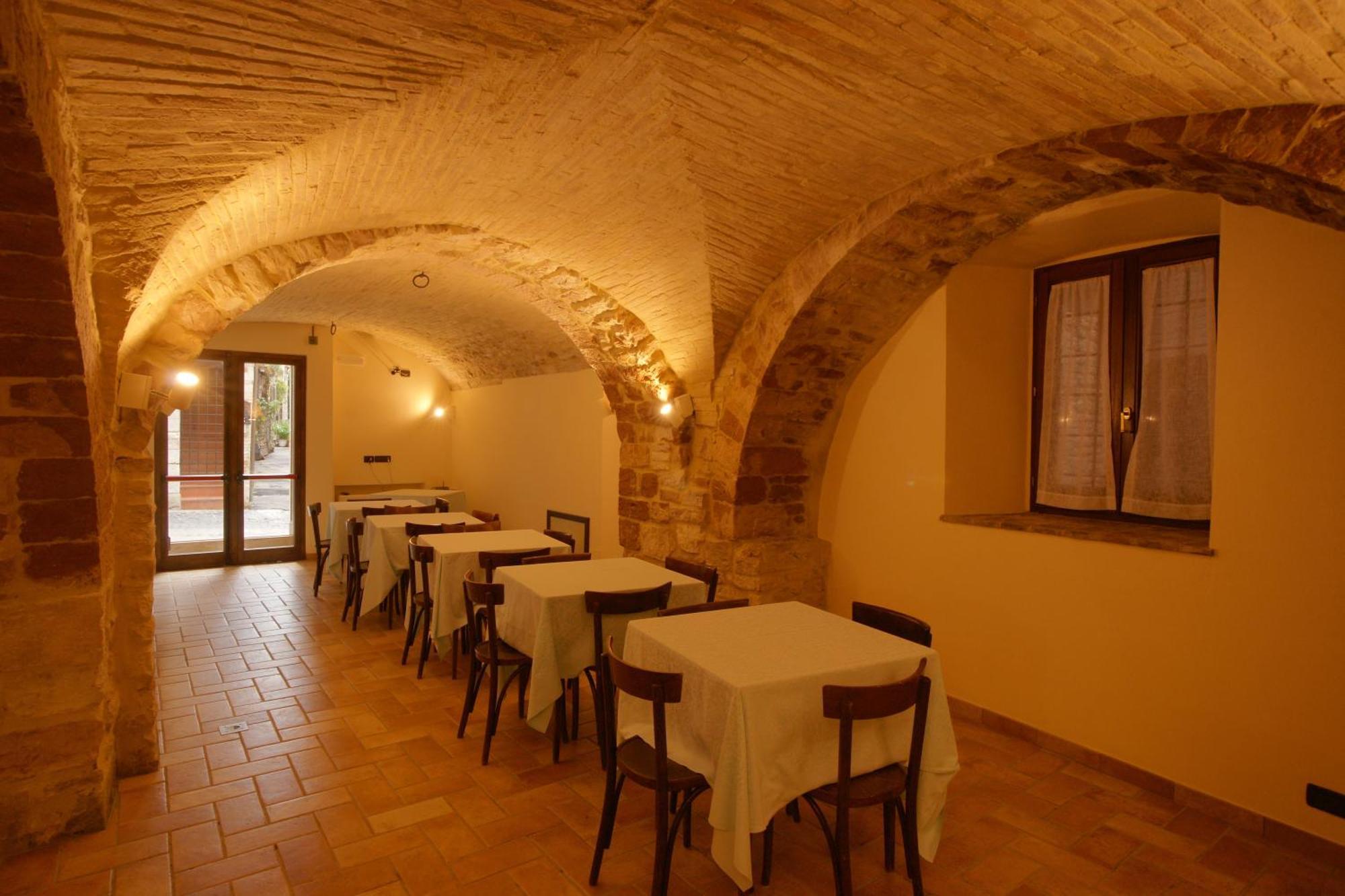 Hotel La Rocca Assisi Buitenkant foto