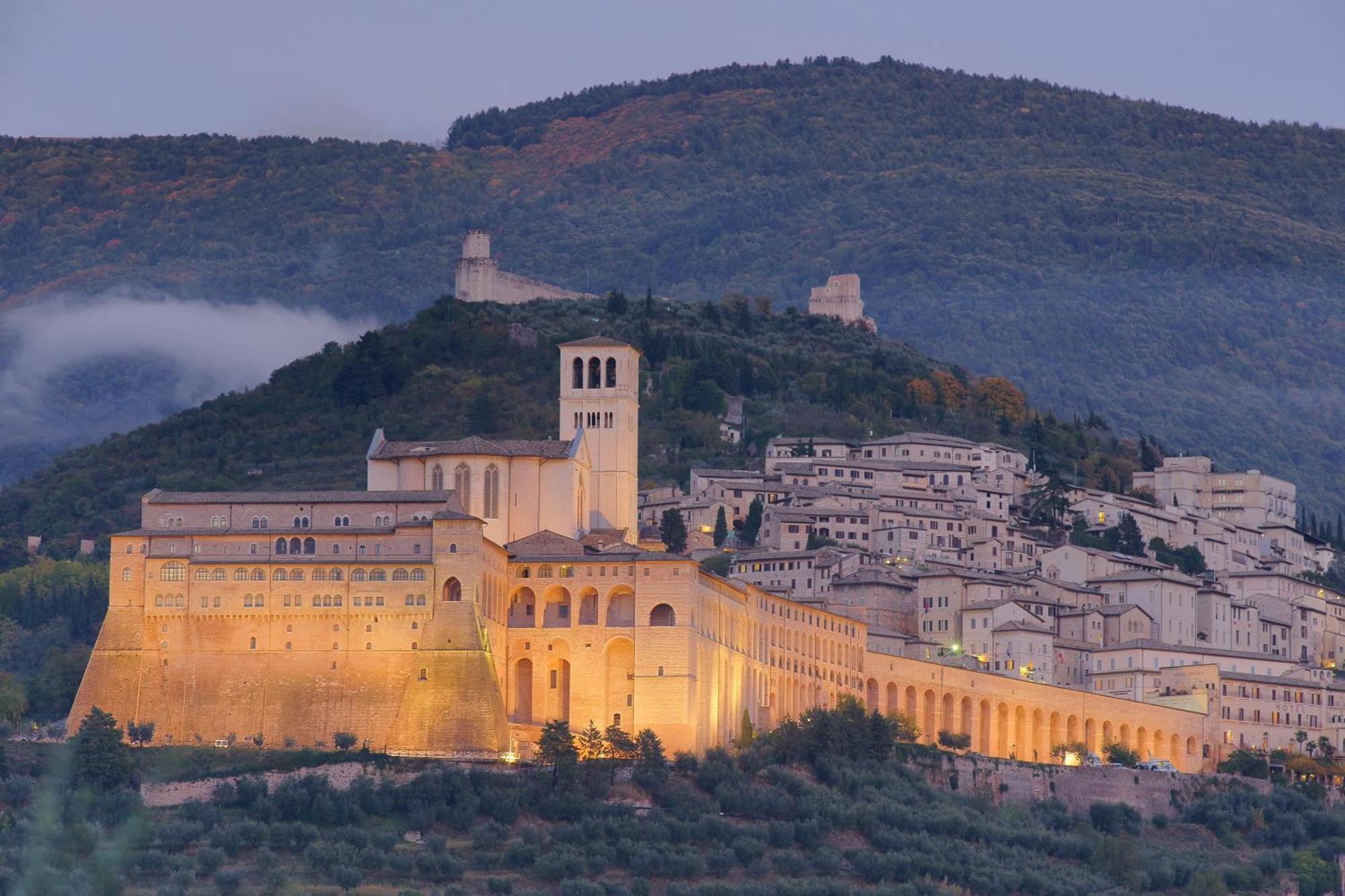 Hotel La Rocca Assisi Buitenkant foto