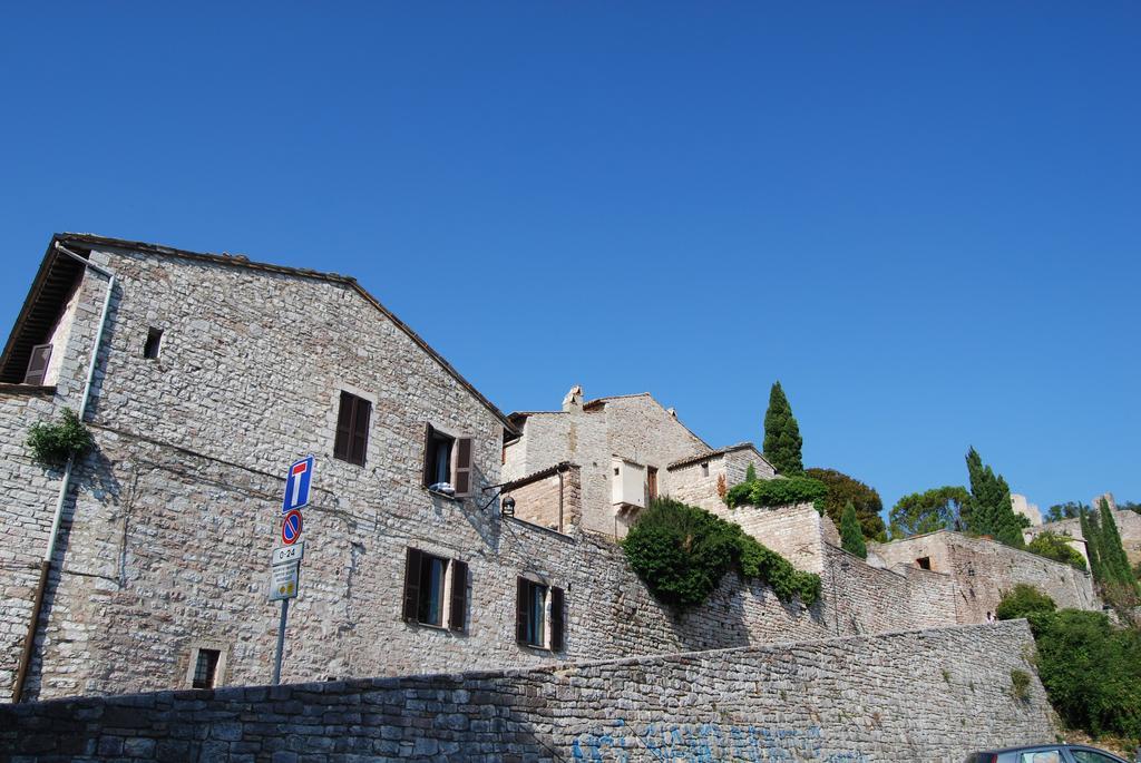Hotel La Rocca Assisi Buitenkant foto