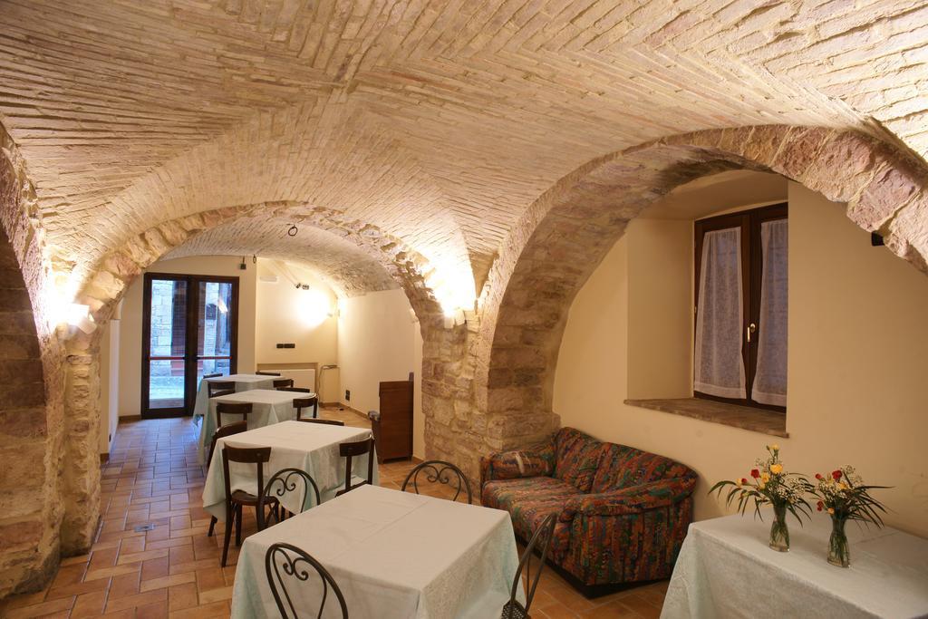 Albergo La Rocca Assisi Buitenkant foto