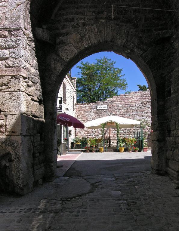 Albergo La Rocca Assisi Buitenkant foto